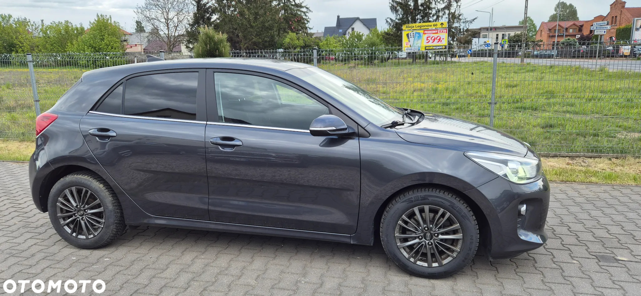 Kia Rio 1.4 L - 4