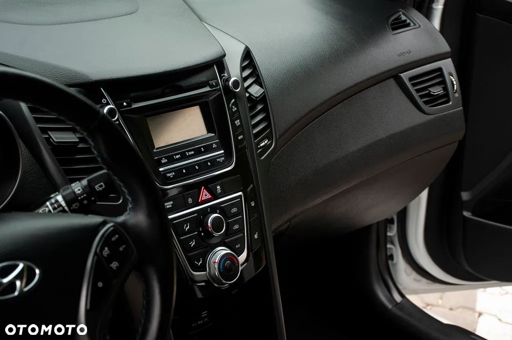 Hyundai i30 1.4 Select - 12
