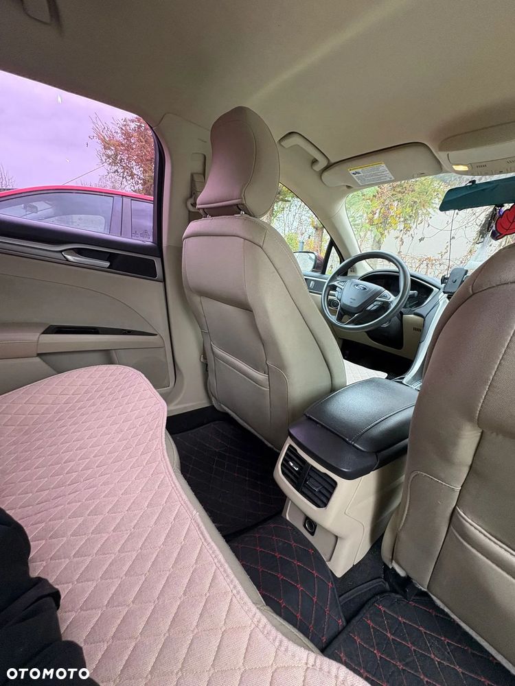 Ford Fusion - 17