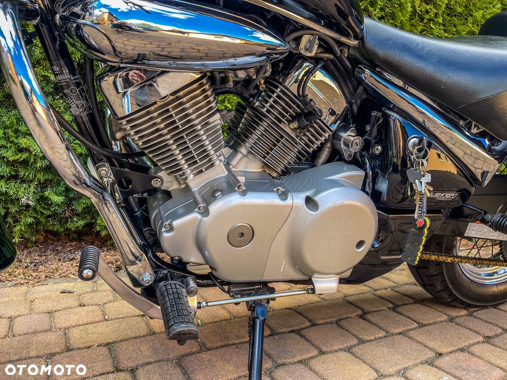 Suzuki Intruder - 10