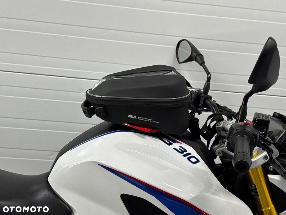 BMW G - 12