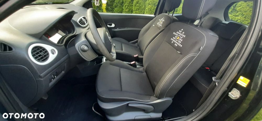 Renault Clio - 31
