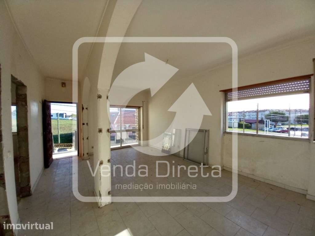 Moradia Bi-Familiar T2 + T3 - Venda conjunta de 2 frações autónomas... - Grande imagem: 3/29