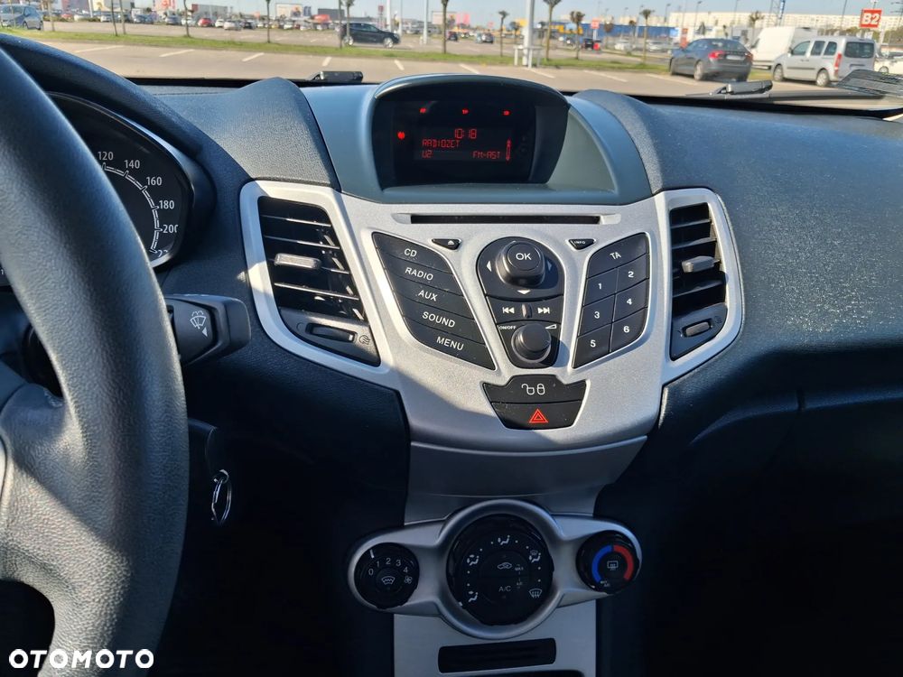 Ford Fiesta 1.4 Trend EU5 - 18