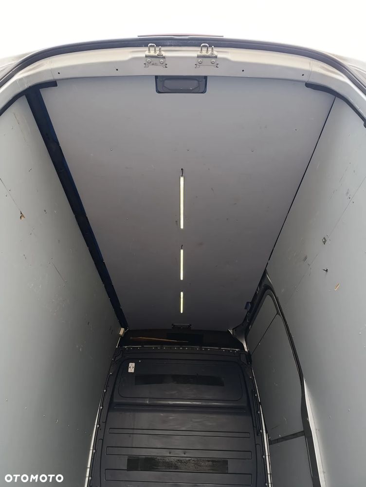 Volkswagen Crafter - 17