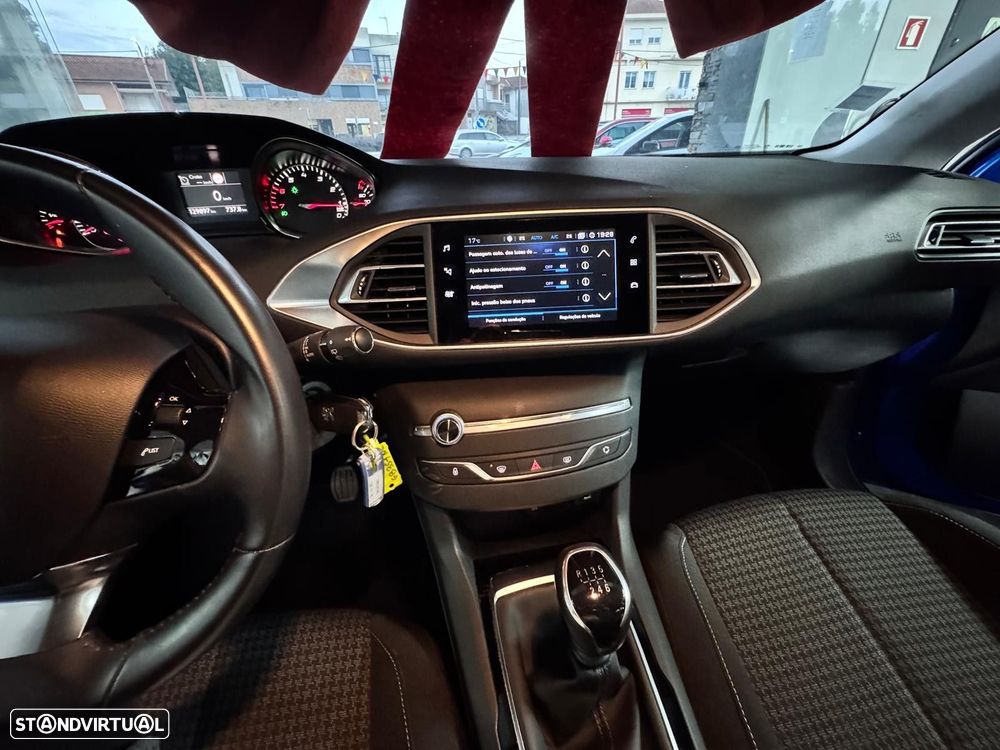 Peugeot 308 1.2 PureTech Business Line - 26