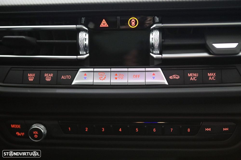 BMW 118 d Pack Desportivo M Pro - 29