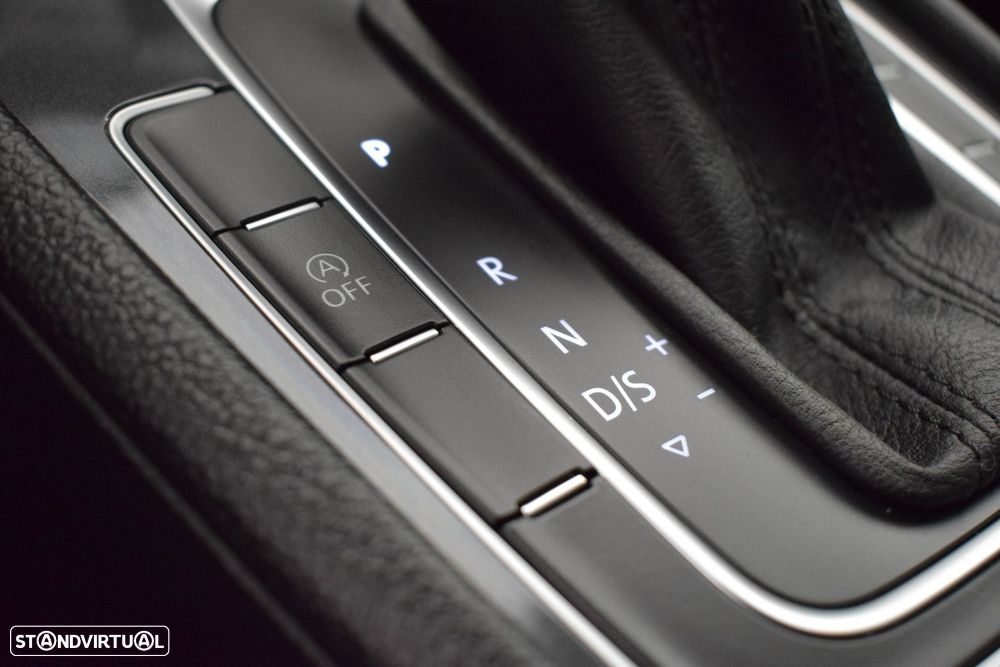 VW Golf Variant 1.6 TDi R-Line DSG - 15