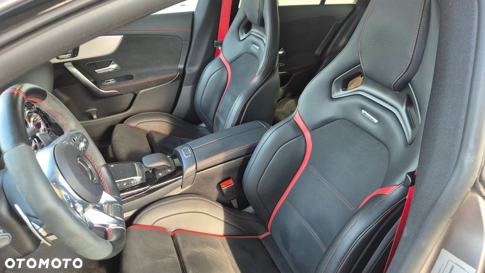 Mercedes-Benz CLA AMG 45 S 4-Matic 8G-DCT - 30