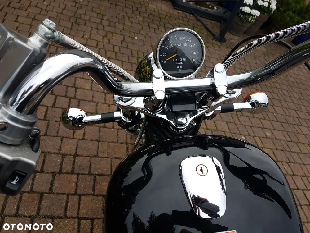 Suzuki Intruder - 6