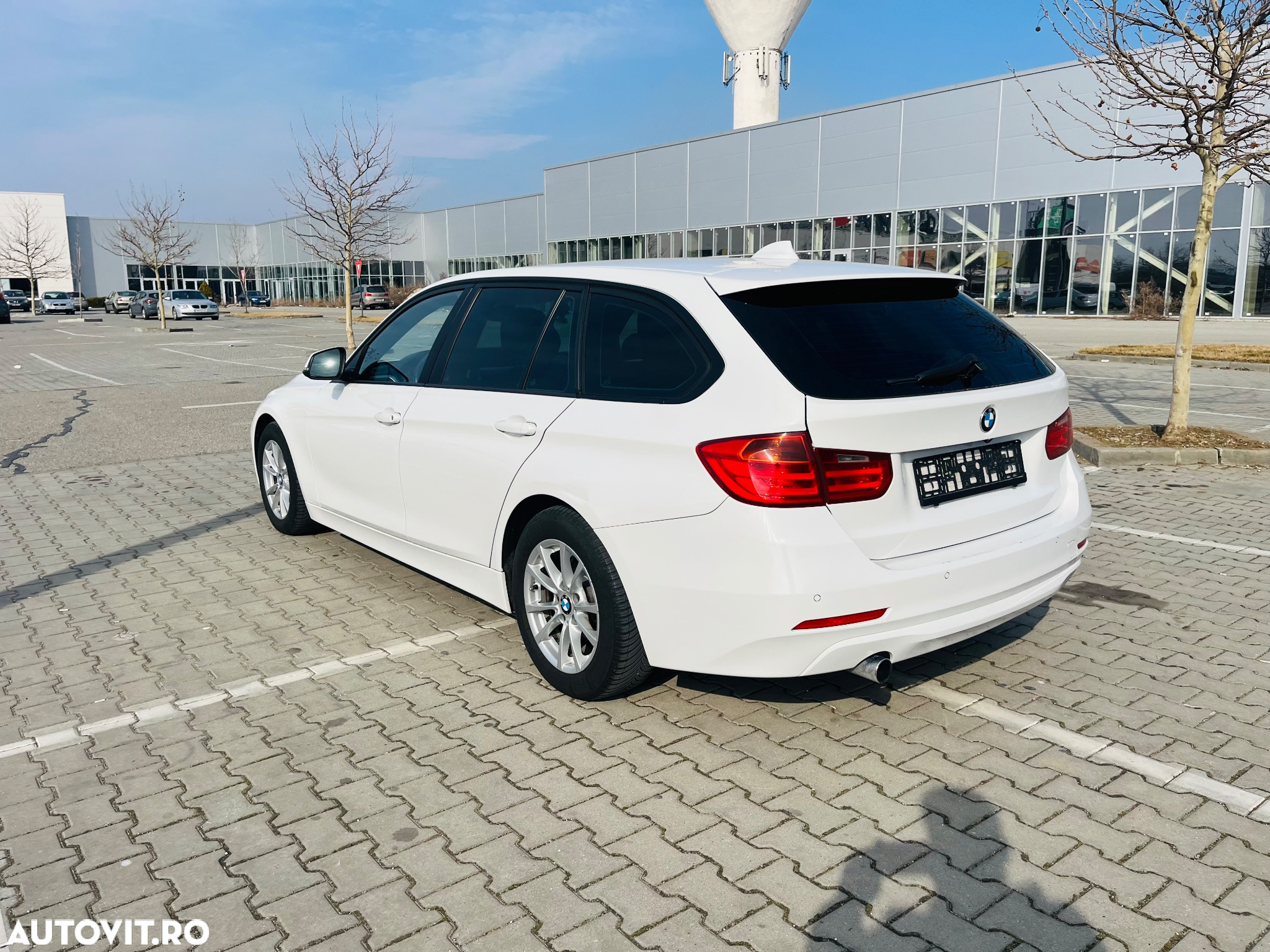 BMW Seria 3 316d Touring Aut. - 8
