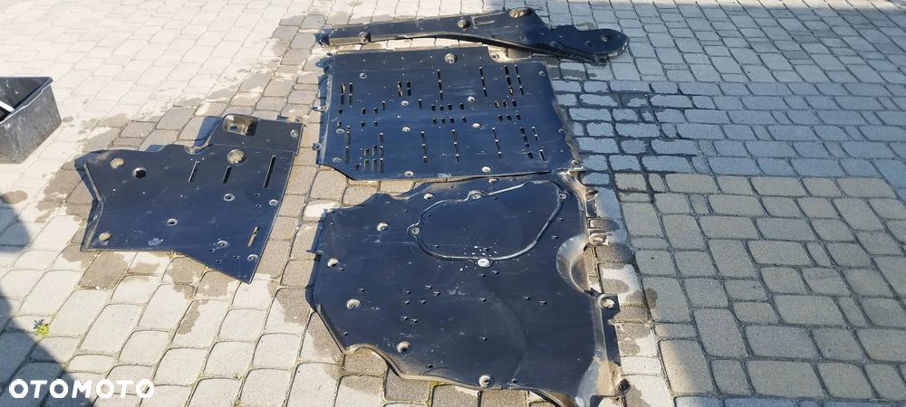 maska absorber atrapa błotnik z osłoną rav4 - 12