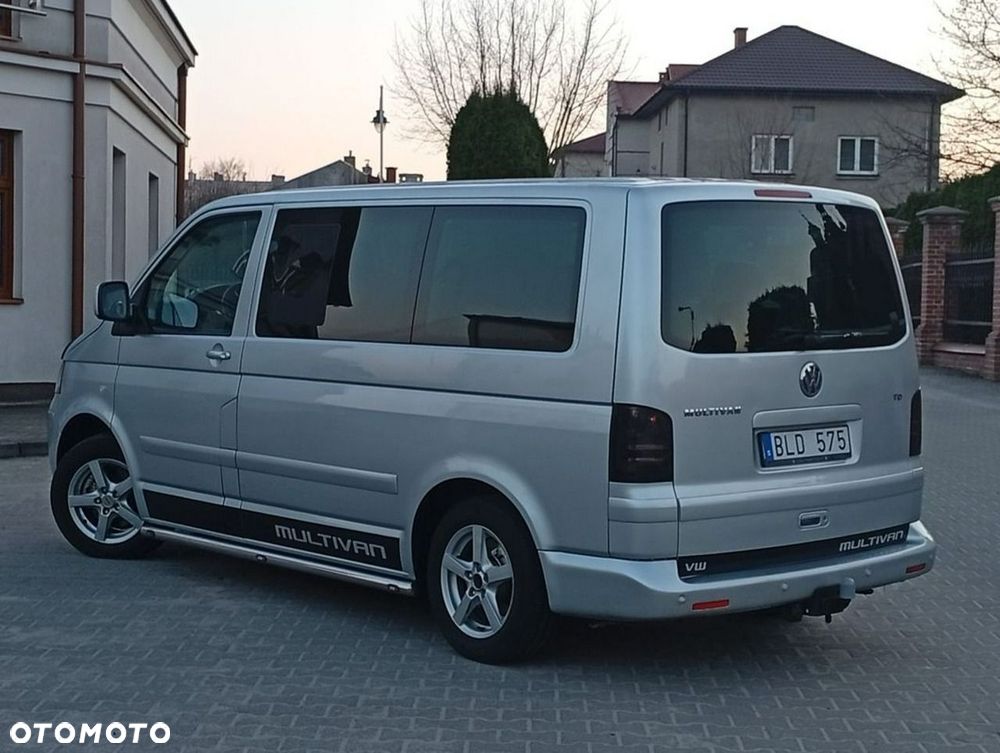 Volkswagen Multivan - 12