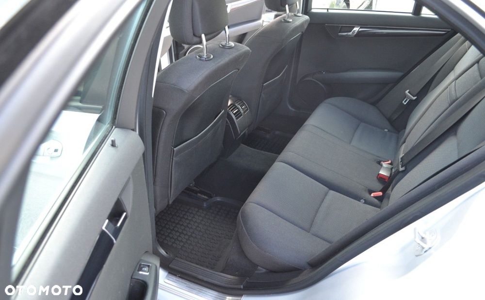 Mercedes-Benz Klasa C 180 Kompressor - 31