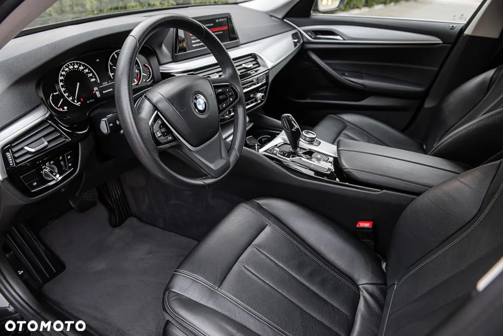 BMW Seria 5 520d Luxury Line - 6