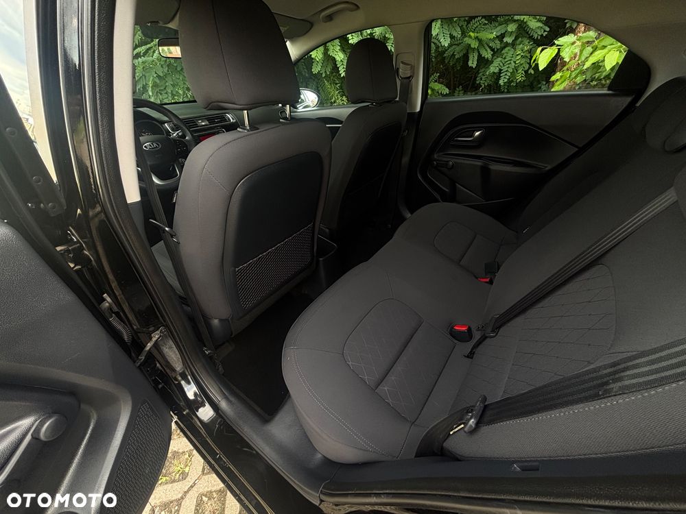 Kia Rio - 12