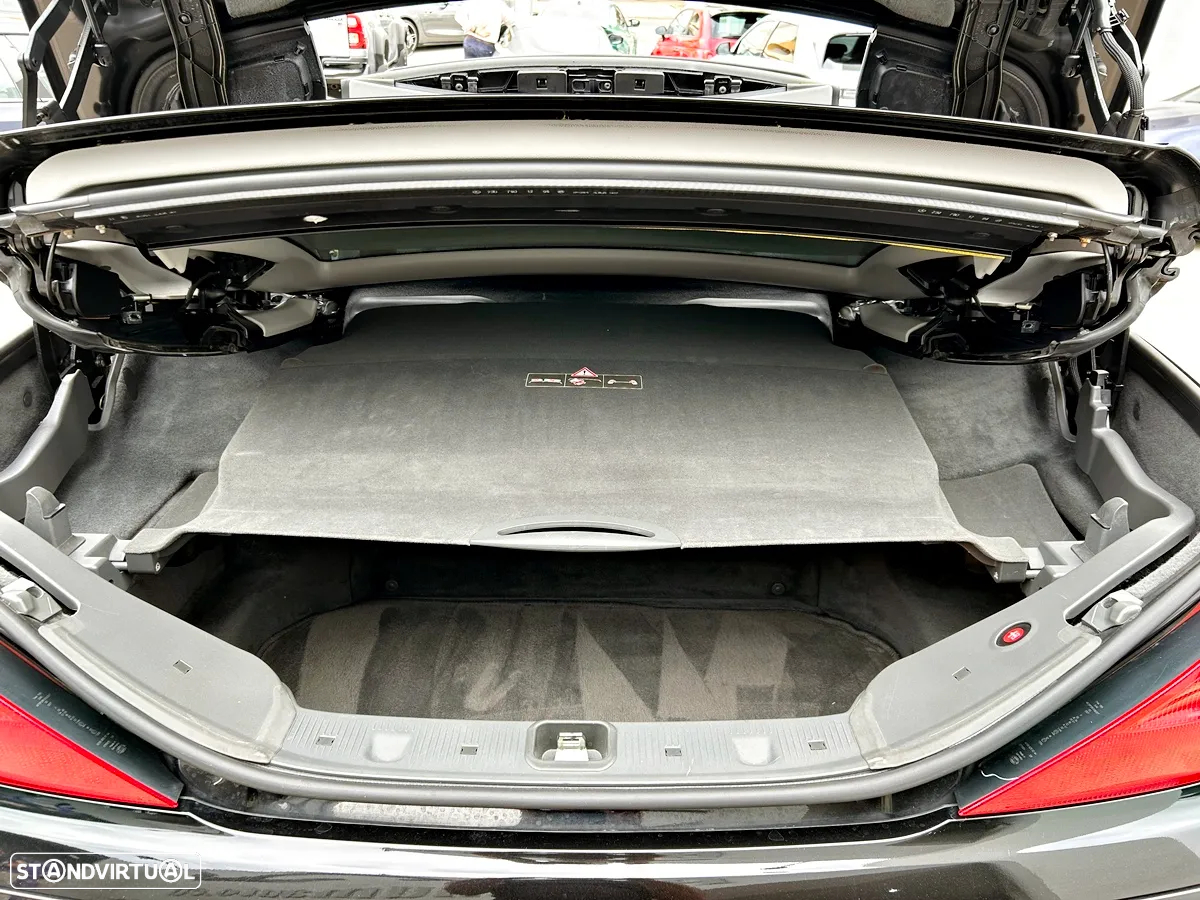 Mercedes-Benz SL 350 Auto - 29