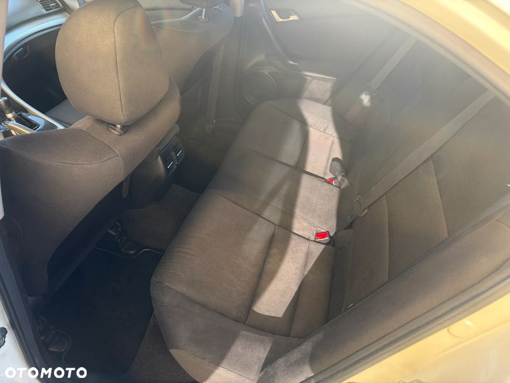 Honda Accord 2.0 Executive Nav - 12