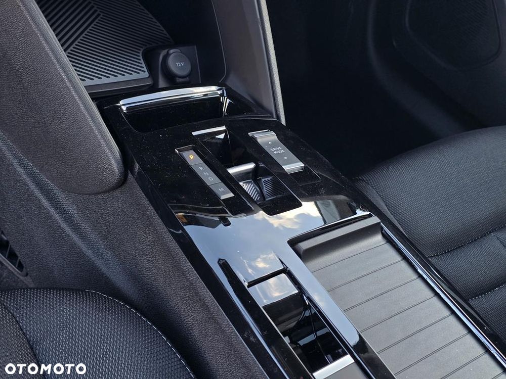 Citroën C4X 1.2 mHEV Plus eDCT6 - 23