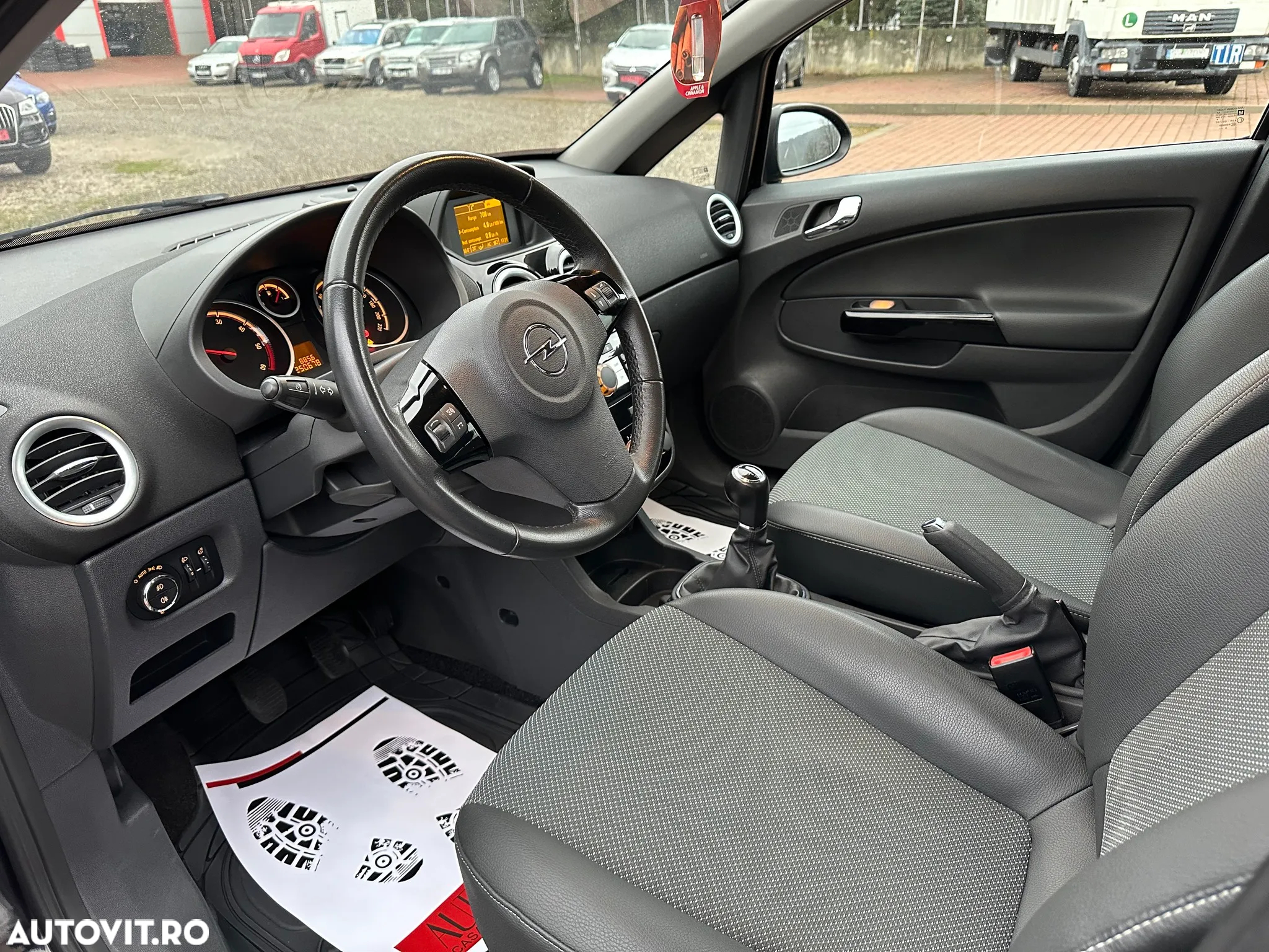 Opel Corsa 1.3 CDTI EcoFlex Cosmo - 26
