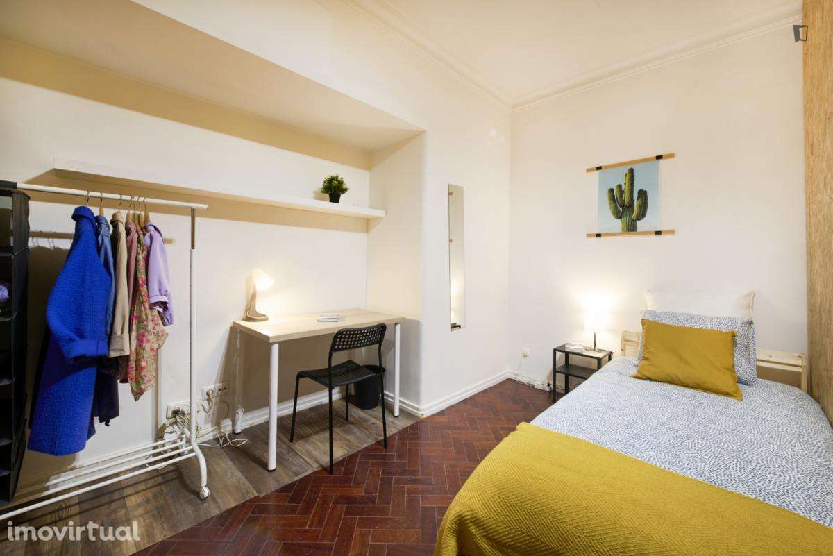 Quarto - localizado em Intendente Lisbon - Grande imagem: 2/28