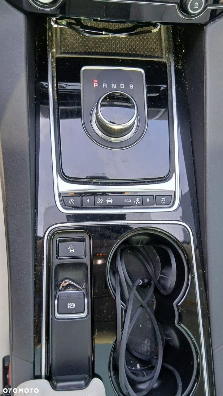 Jaguar F-Pace - 10