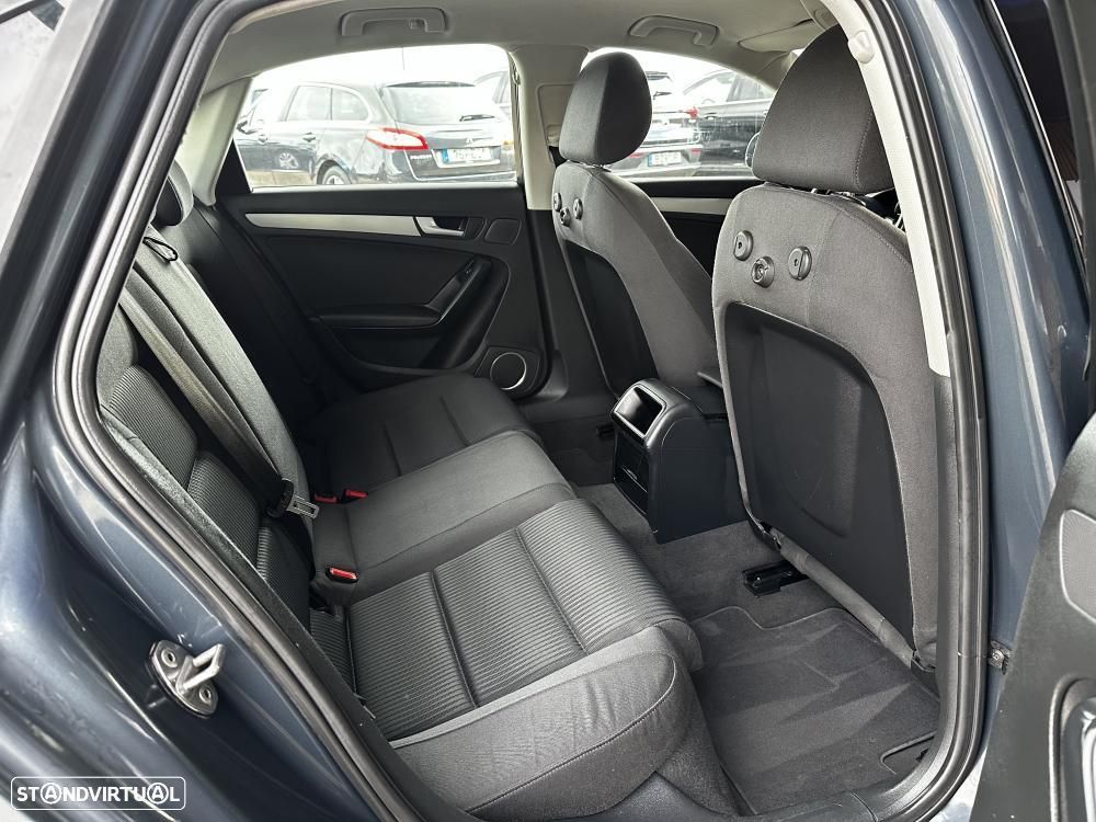Audi A4 2.0 TDI Business Line Advance - 37