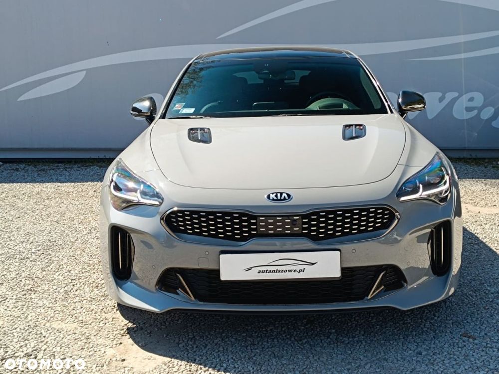 Kia Stinger - 11