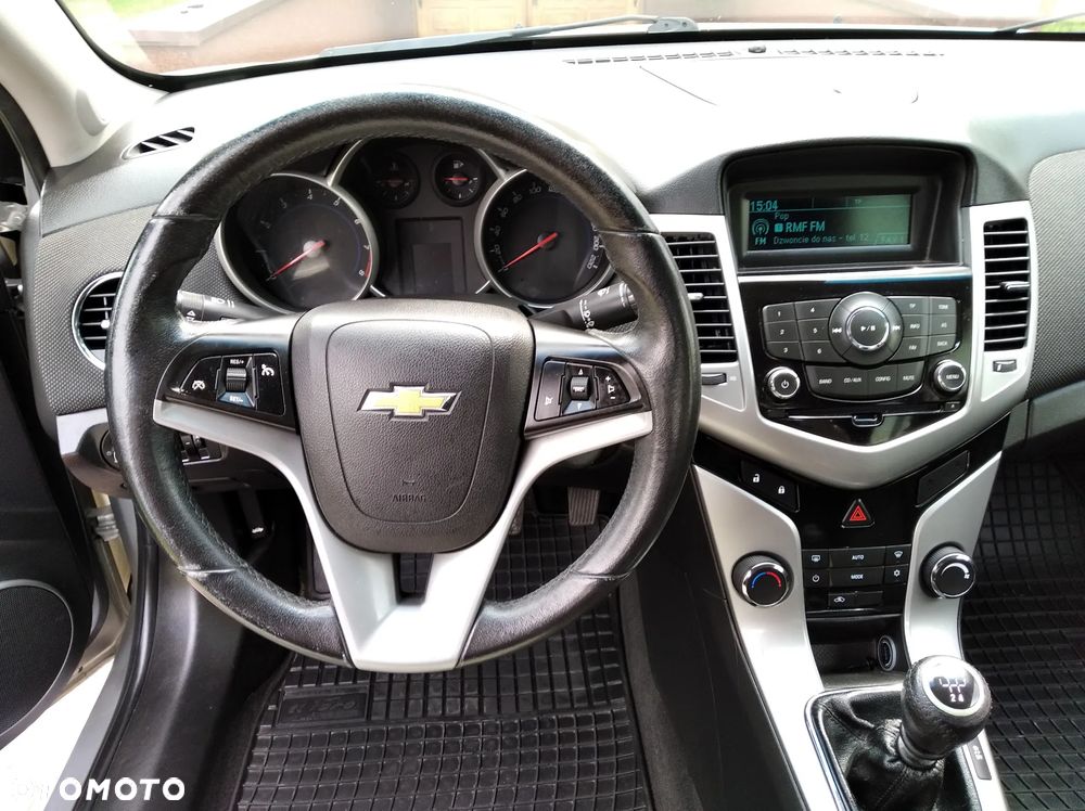 Chevrolet Cruze 1.6 LS - 24