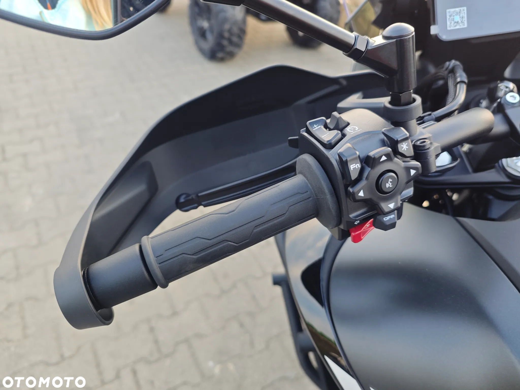 CFMoto MT - 11