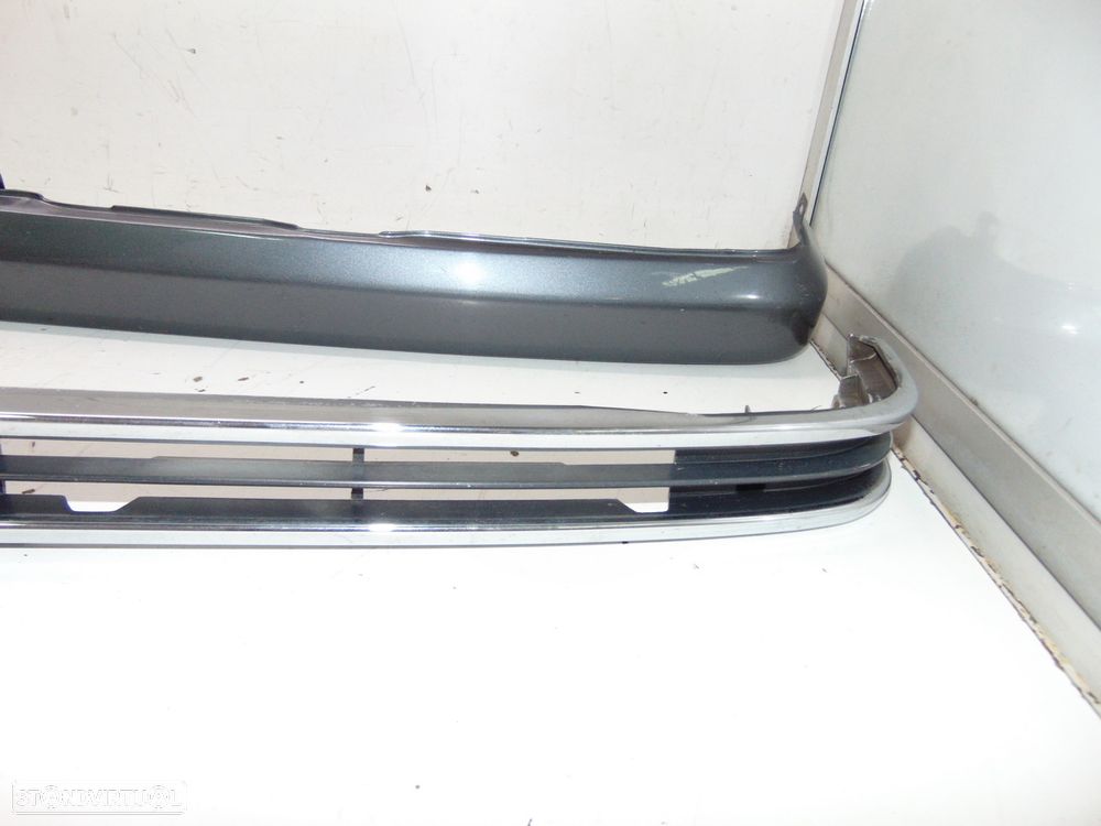 Mazda 2200 grelha/Frente de chapa - 4