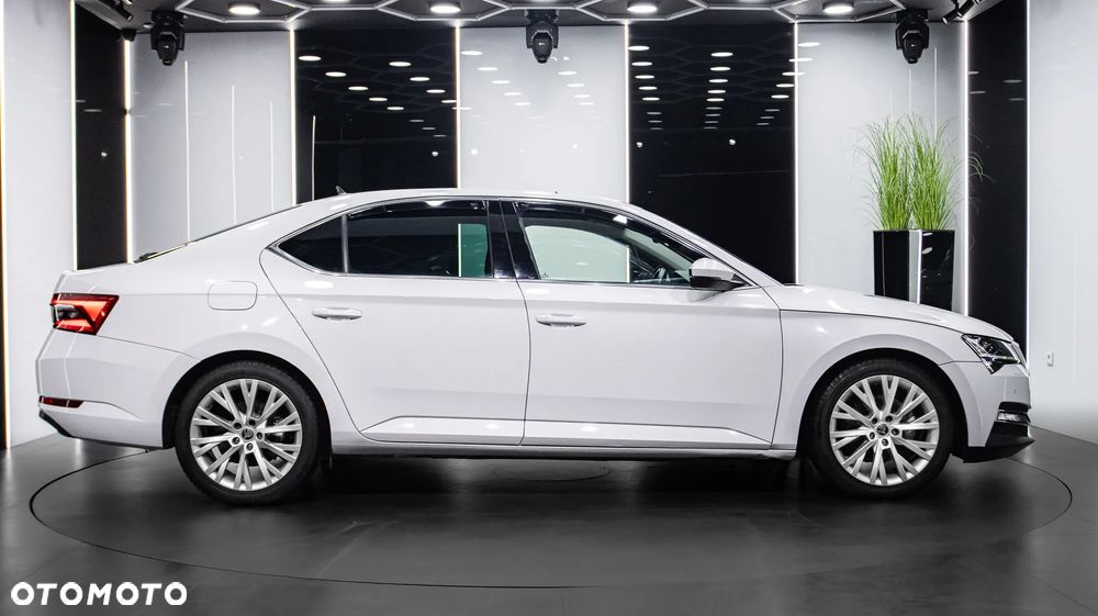 Skoda Superb 2.0 TDI SCR 4x4 Style DSG - 8
