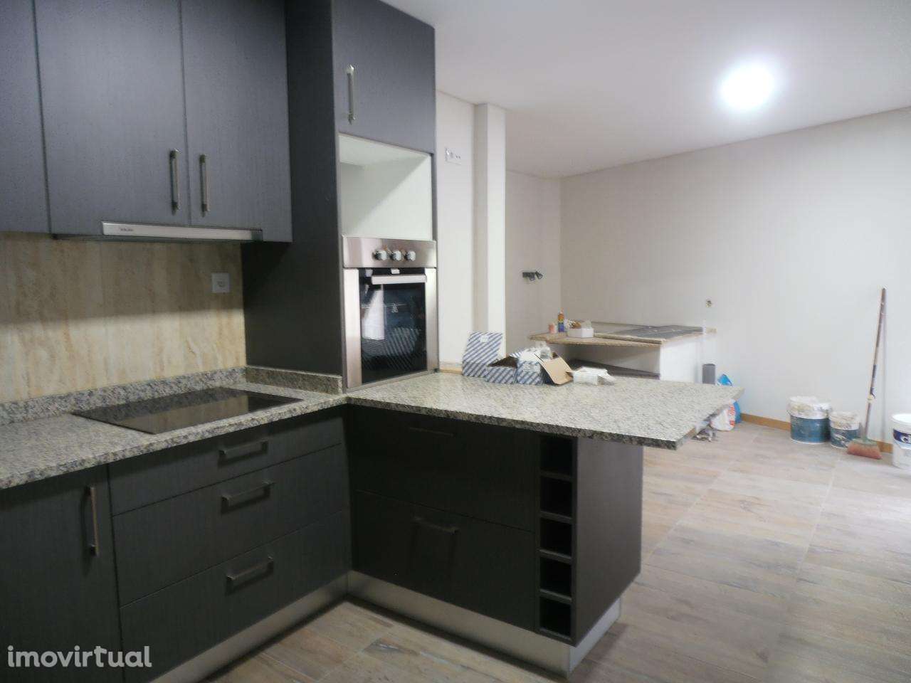 Andar Moradia T2 - renovado - Grande imagem: 2/7