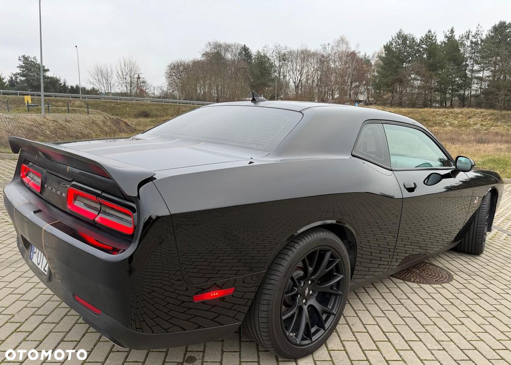Dodge Challenger 6.4 Scat Pack - 4