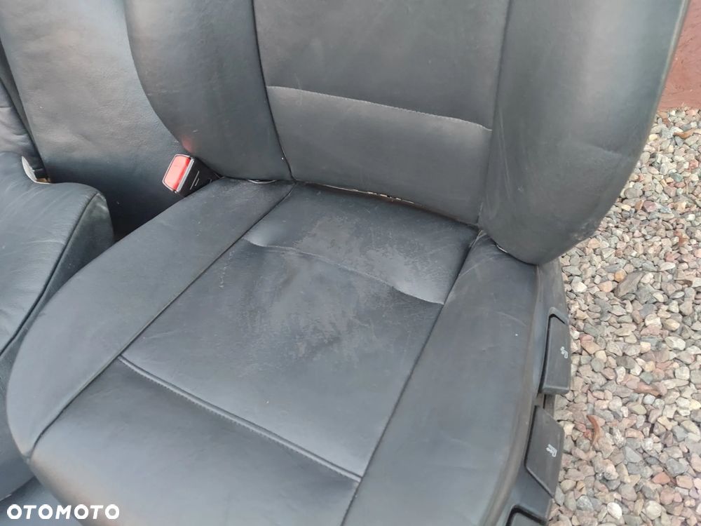 BMW E46 SEDAN ORYGINALNY KOMPLET FOTELI SKÓRZANYCH + KANAPA TYŁ SKŁADANA + BOCZKI EUROPA POD PODUSZKI AIR-BAG O NR. 52 20 8 214 940 / 52 20 8 214 970 / 52 10 8 214 910 OEM  W DOBRYM STANIE - 20