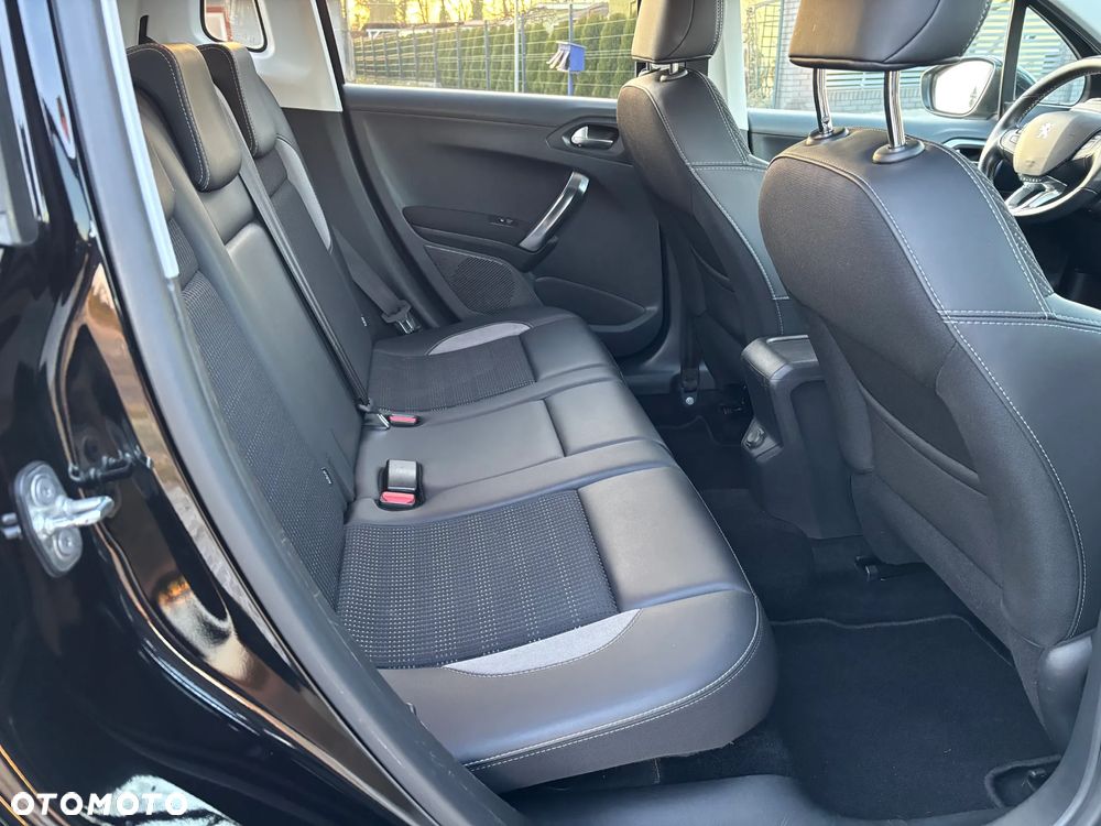 Peugeot 2008 1.6 BlueHDi Allure - 10