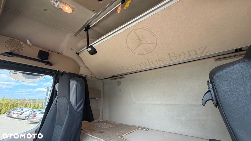 Mercedes-Benz Actros - 7