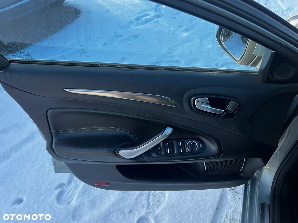 Ford Mondeo SW 2.0 TDCi Titanium X - 23