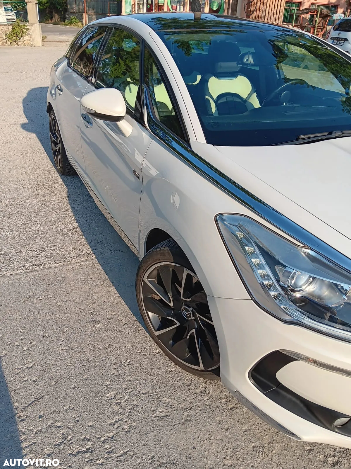 Citroën DS5 Hybrid4 EGS6 SoChic - 5