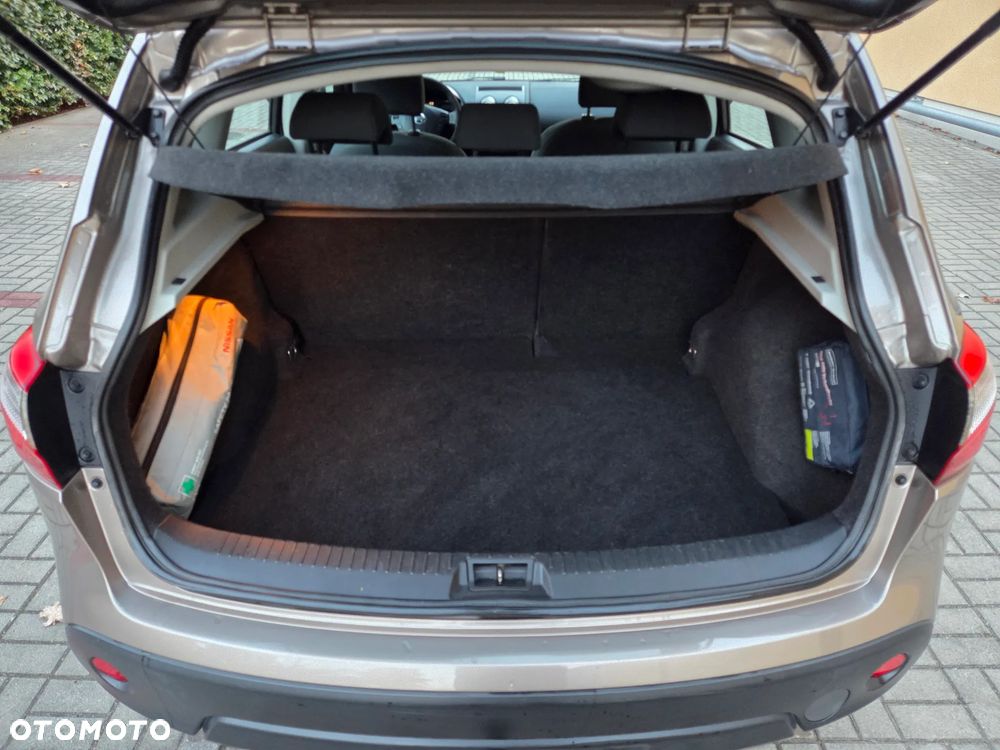 Nissan Qashqai 2.0 4x4 visia - 35