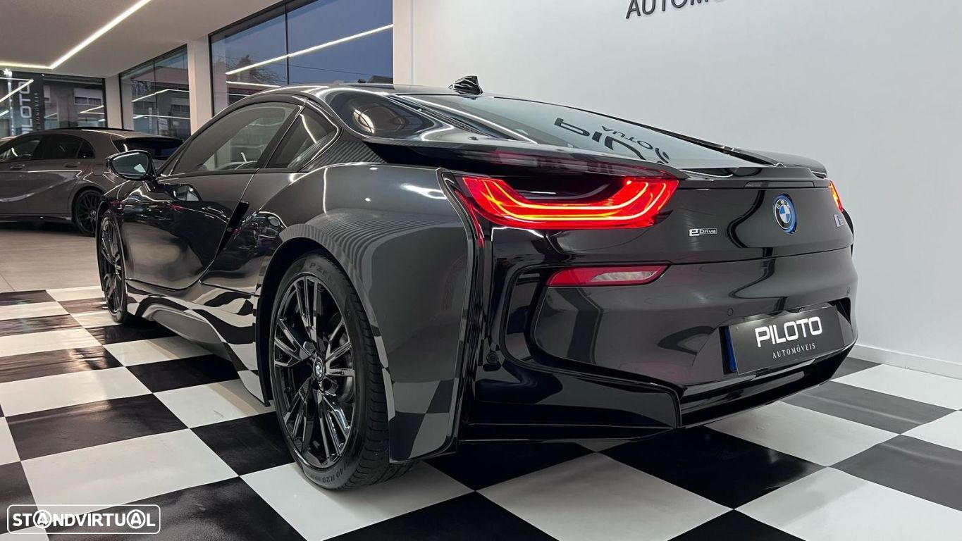 BMW i8 Standard - 8