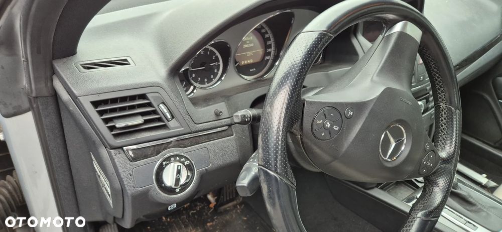 Mercedes-Benz Klasa E 250 CGI BlueEFFICIENCY Automatik Avantgarde - 15