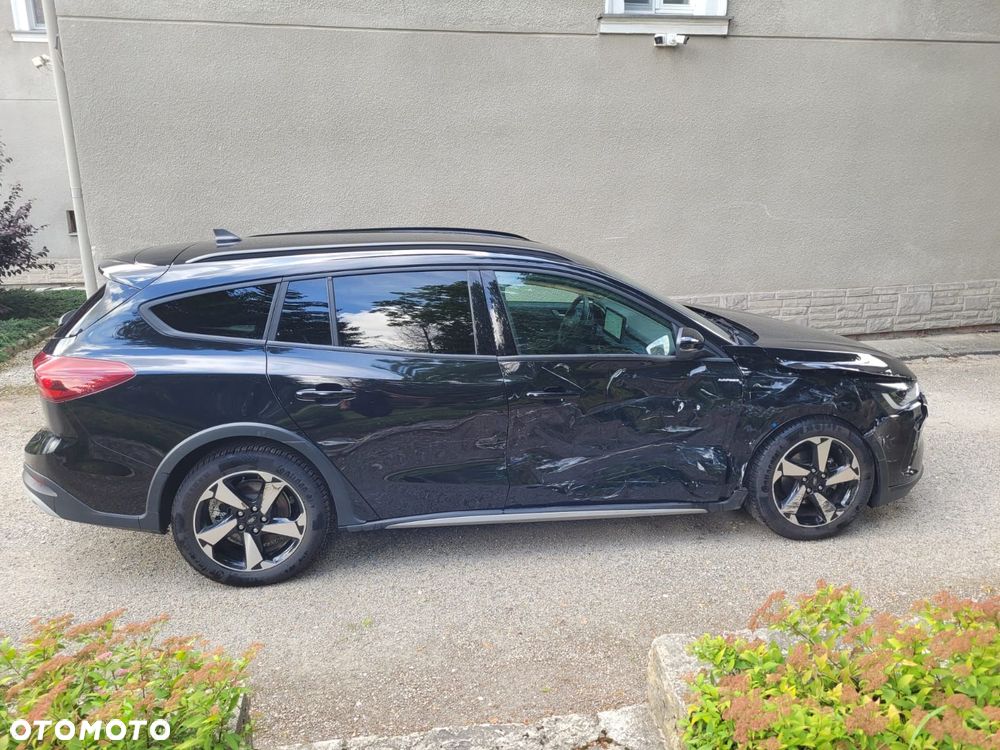 Ford Focus 1.0 EcoBoost mHEV Active X - 4