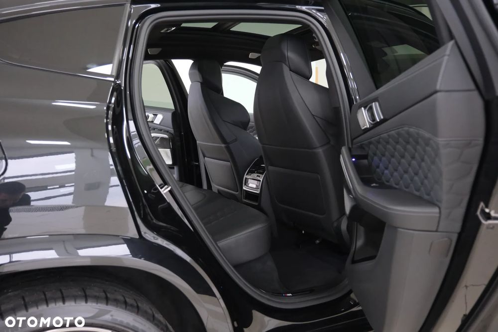 BMW X6M - 32