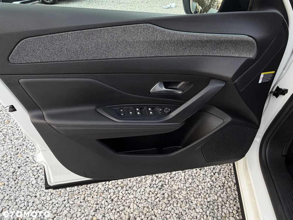 Peugeot 408 PureTech 130 EAT8 Allure - 27