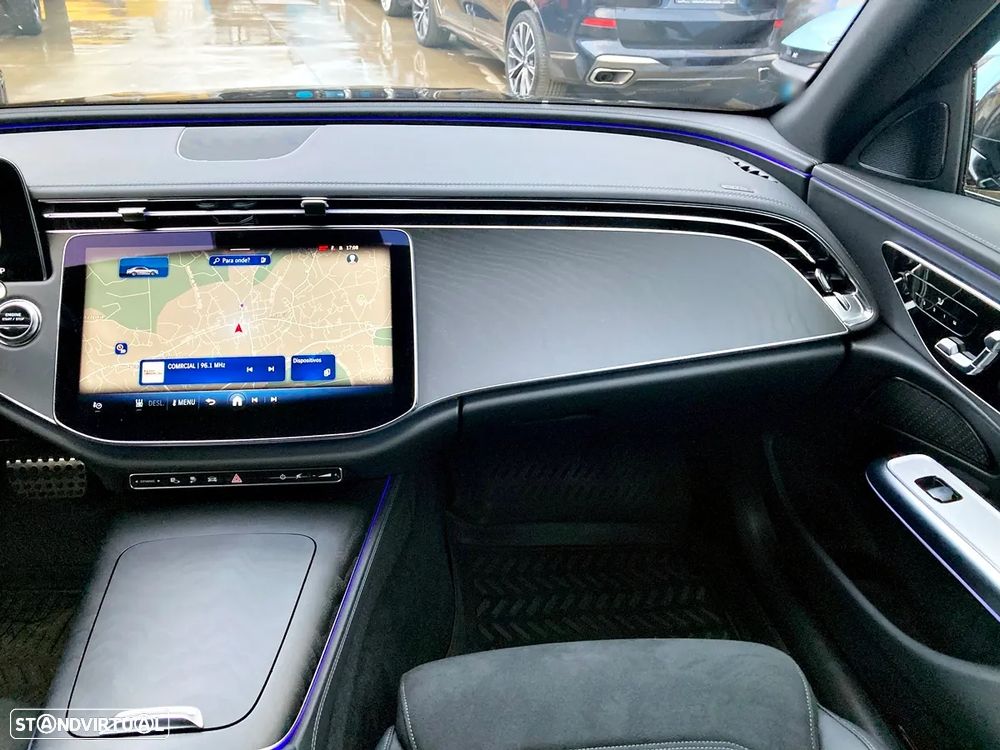 Mercedes-Benz E 300 e AMG Line - 12