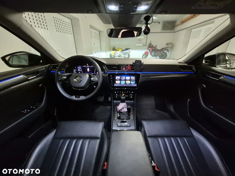 Skoda Superb 2.0 TDI SCR Style DSG - 30