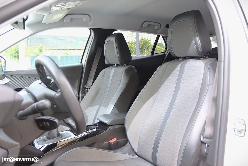 Peugeot 2008 1.2 PureTech Allure - 27
