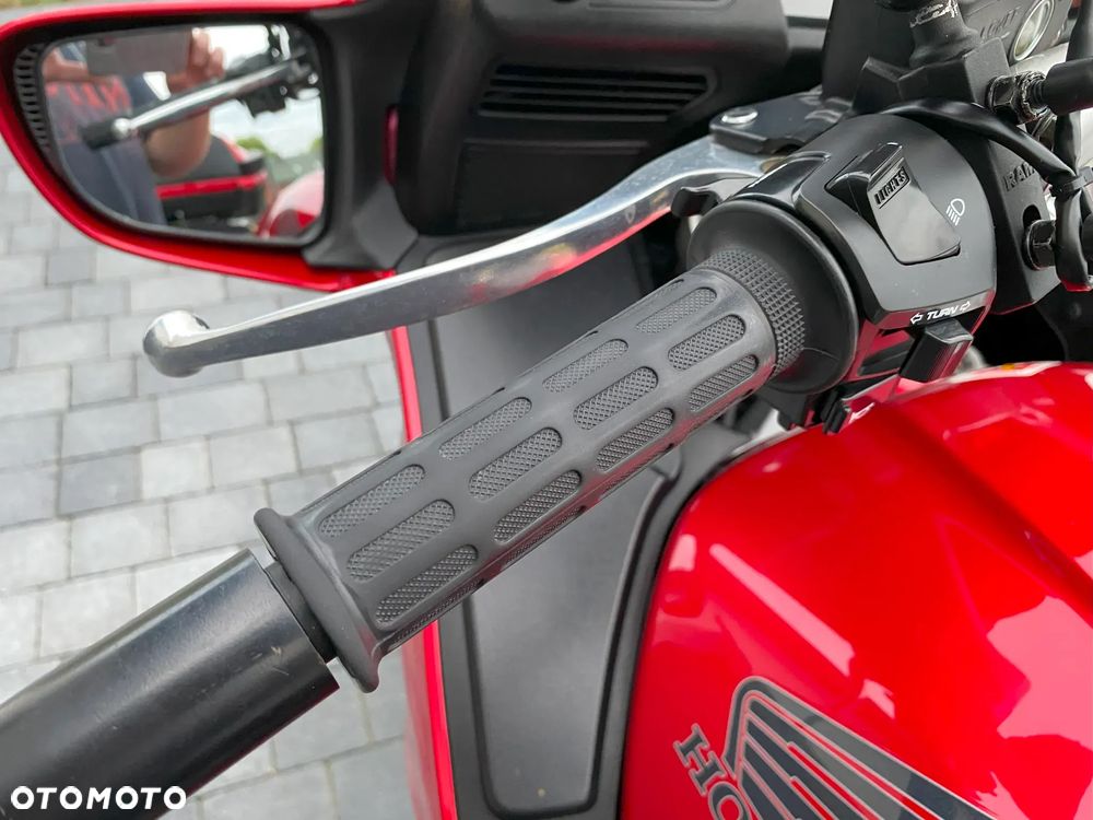 Honda ST - 25