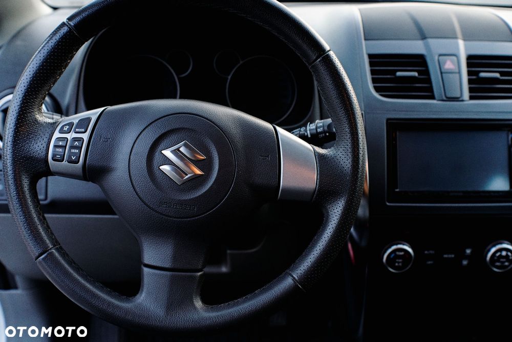 Suzuki SX4 1.6 Premium 4WD - 10